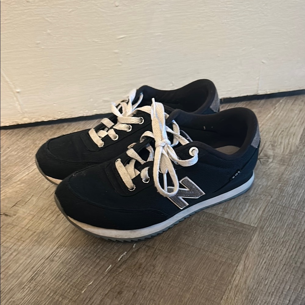 New Balance - Black Sneakers